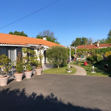 Bed and Breakfast La Pepiniere Saint-Sulpice-et-Cameyrac Екстер'єр фото